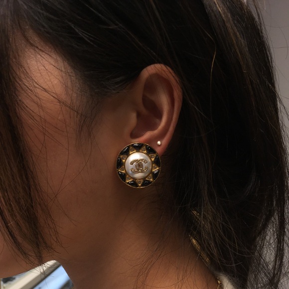 SOLD Chanel Pearl Sun Clip-On Earrings - Picture 7 of 7